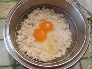Сырники с персиками
