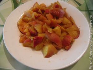 Сырники с персиками