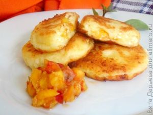 Сырники с персиками