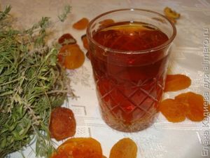 Компот из сухофруктов с чабрецом