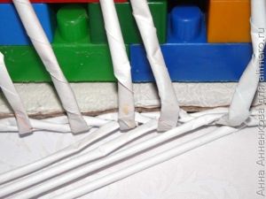 Корзинка из газетных трубочек