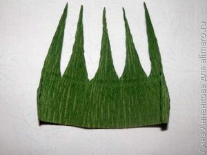 Бутон розы из гофрированной бумаги