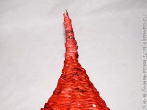 Корзинка-домик из газетных трубочек