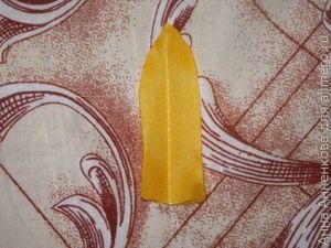 Подсолнух из атласных лент