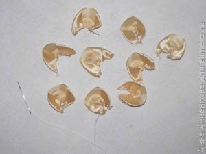 Роза из атласных лент