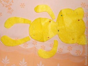 Кошечка из кухонных салфеток