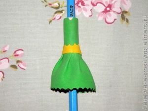 Куколка из фоамирана на карандаш