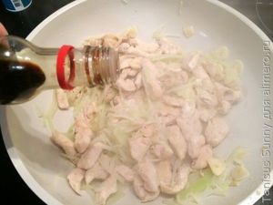 Стир фрай с курицей и фунчёзой