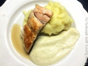 Лосось со сливочным соусом из фенхеля