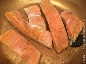 Лосось со сливочным соусом из фенхеля