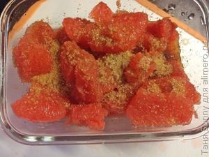 Салат из красной капусты с грейпфрутом
