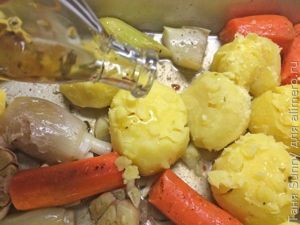 Курица в духовке с картошкой