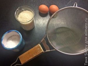 Тушеная курица в беконе и горчице