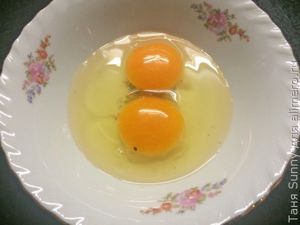Тушеная курица в беконе и горчице