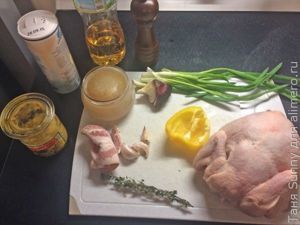 Тушеная курица в беконе и горчице