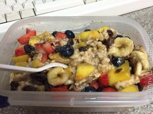Овсянка на воде здоровая с фруктами