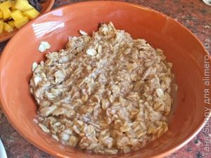 Овсянка на воде здоровая с фруктами