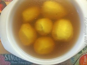 Утиная грудка с соусом из красного вина и черной смородины