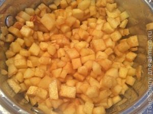 Быстрые блинчики с соусом из айвы