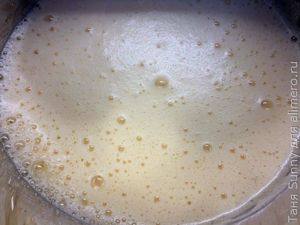 Быстрые блинчики с соусом из айвы