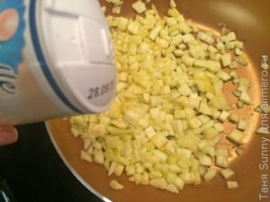 Кабачок, фаршированный крабом