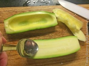 Кабачок, фаршированный крабом