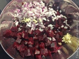 Салат из свёклы с орехами