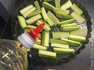 Салат на обед из вчерашней курицы с рисом