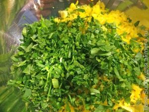 Салат на обед из вчерашней курицы с рисом