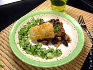 Треска с тёплым салатом из фасоли и фенхеля