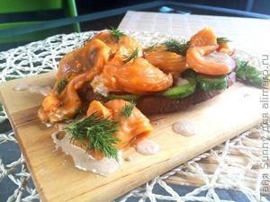 Севиче из лосося в облепиховом соусе