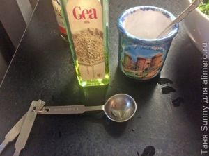 Салат с фунчозой, водорослями и крабовыми палочками