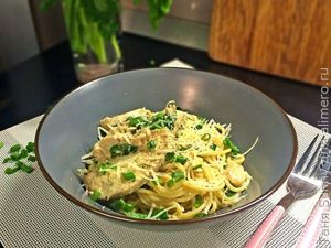 Паста с курицей в сливочном соусе