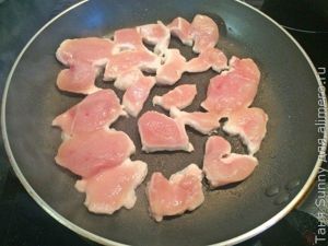 Паста с курицей в сливочном соусе