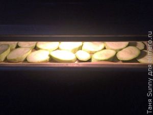 Овощи гриль с чесночным йогуртом