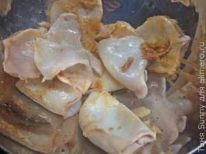 Паста с кальмарами в соусе из белого вина
