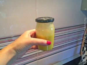 Салат из молодой капусты с помидорами