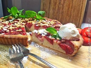 Пирог с клубникой