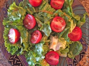 Салат на обед с голубым сыром и медом
