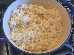 Кейл в ореховом соусе с рисом