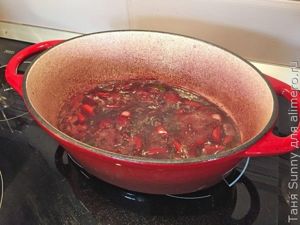 Тушеная баранина в вине