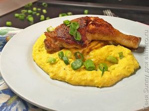 Жареная курица с кукурузным пюре