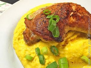 Жареная курица с кукурузным пюре