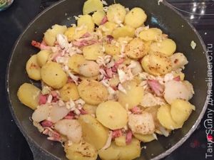 Фриттата с картошкой и копченой грудинкой