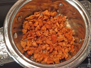 Свиная отбивная с соусом из лисичек