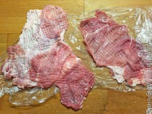 Свиная отбивная с соусом из лисичек