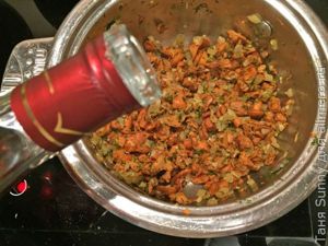 Свиная отбивная с соусом из лисичек