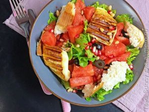 Салат с арбузом и сыром