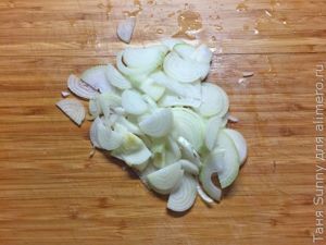Стейк из свинины с горячим маринованным салатом