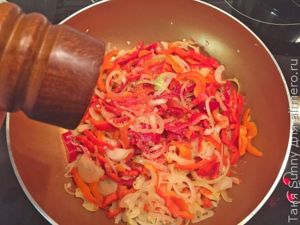 Стейк из свинины с горячим маринованным салатом